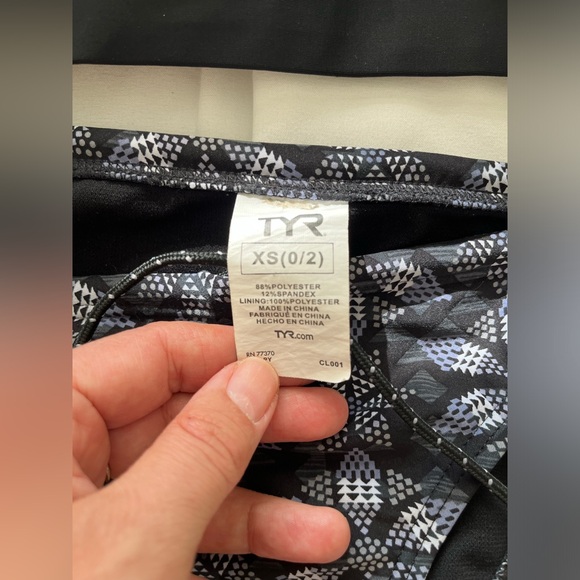 Bikini - Picture 3 of 3